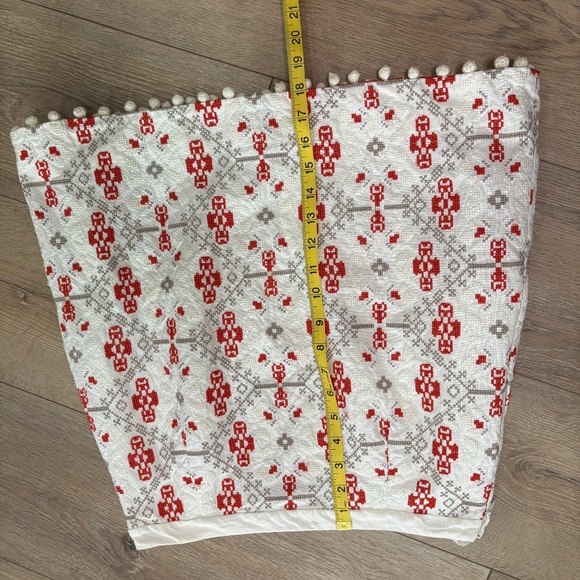 Maeve Size 4 Anthropologie Embroidered Skirt White Red Pom Pom Hem - Picture 6 of 9